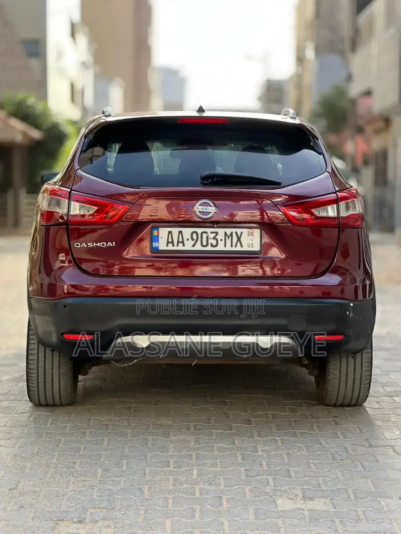 Nissan Qashqai 2015 Rouge