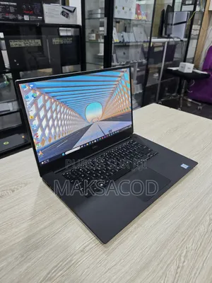 Photo - Ordinateur Portable Dell XPS 15 16GB Intel Core I7 SSD 512GB