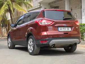 Ford Escape SE 4dr SUV AWD (1.6L 4cyl Turbo 6A) 2015 Rouge