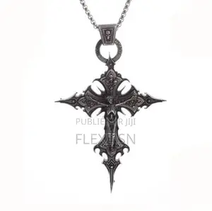 Collier Pour Hommes À Style Sombre Avec Crâne Et Croix en Alliage