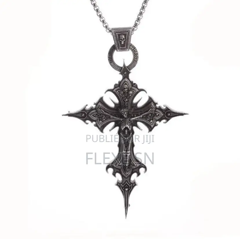 Collier Pour Hommes À Style Sombre Avec Crâne Et Croix en Alliage