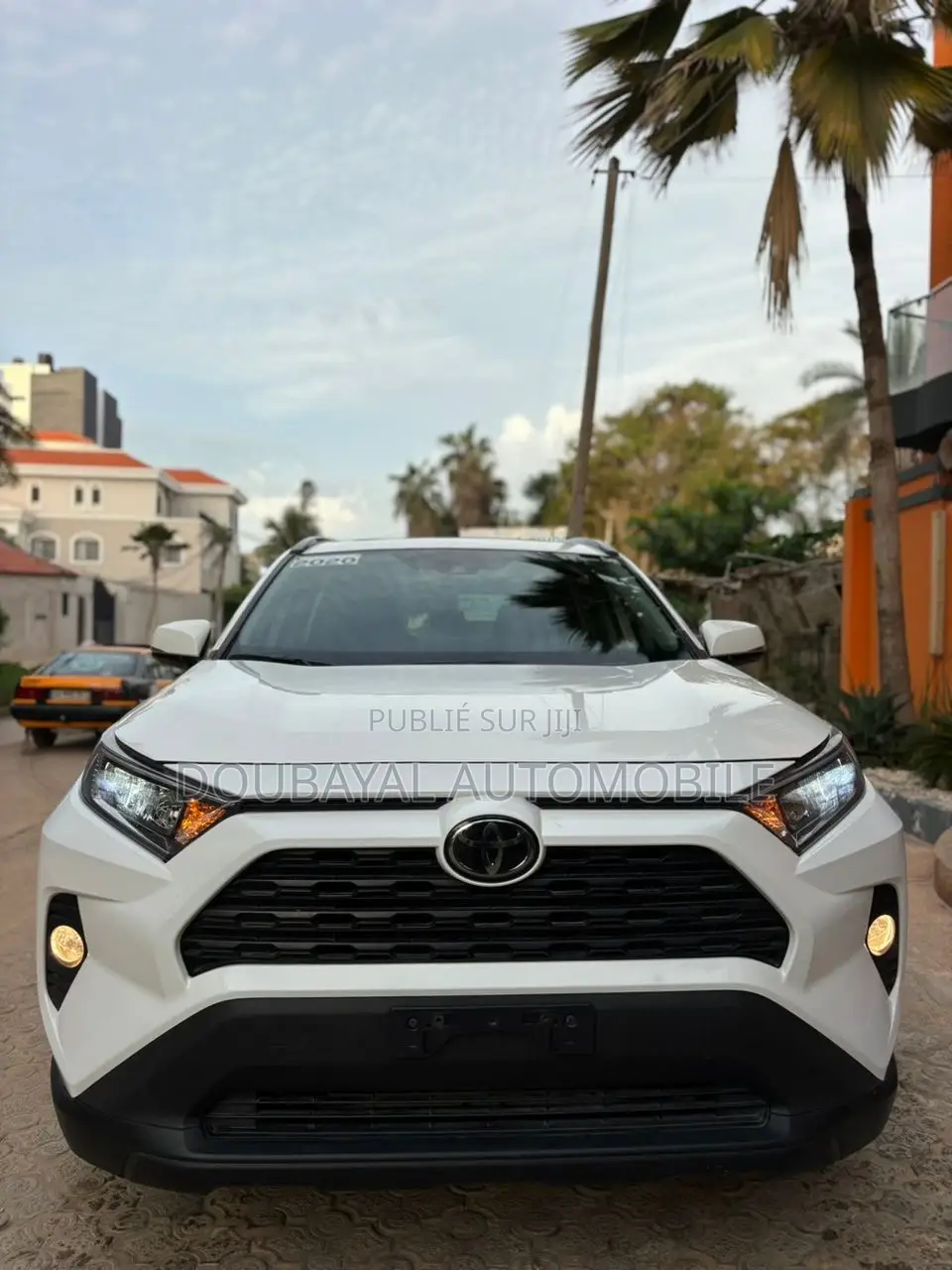 Toyota RAV4 LE AWD 2019
