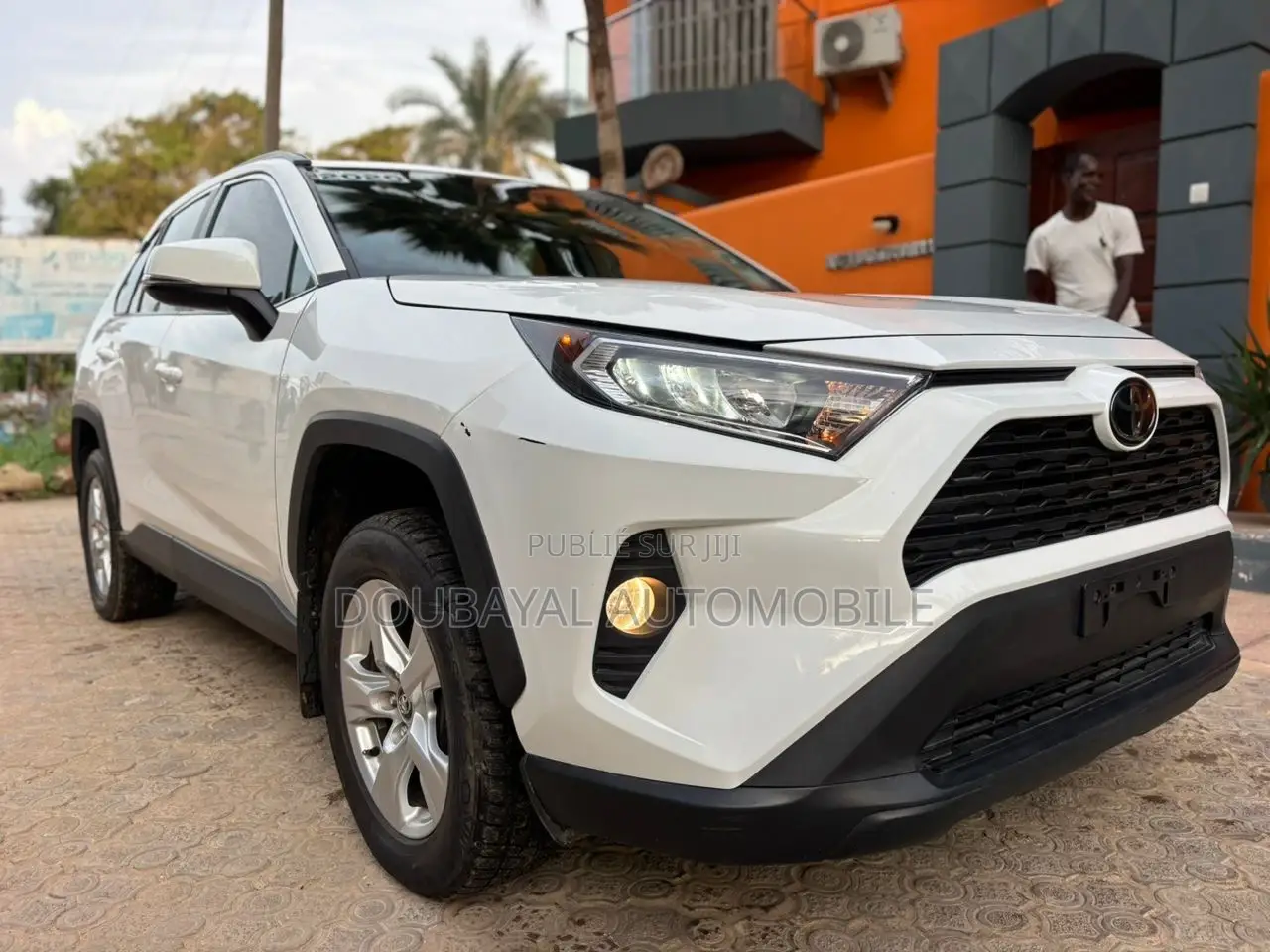 Toyota RAV4 LE AWD 2019