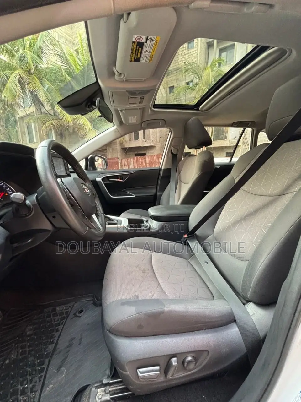 Toyota RAV4 LE AWD 2019