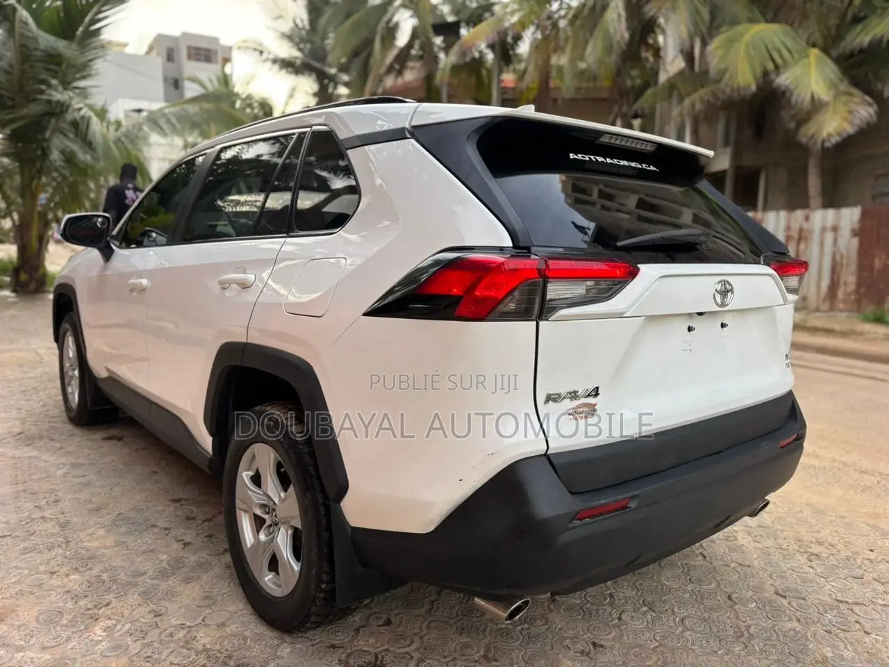 Toyota RAV4 LE AWD 2019