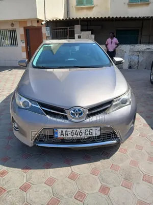 Photo - Toyota Auris 2012