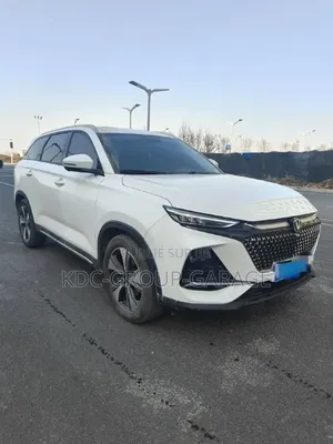 Changan X7 Plus 1.5 Turbo DCT FWD 2024 Blanc cassé