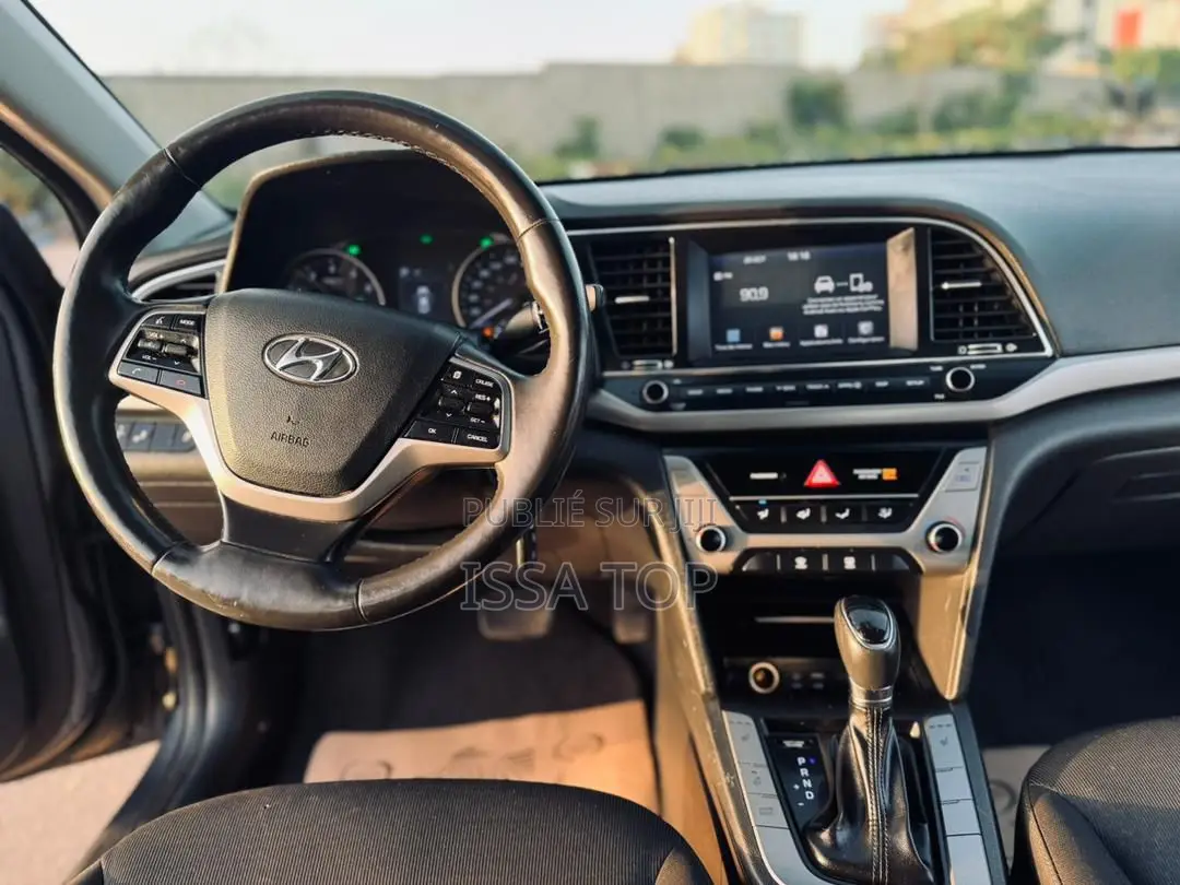 Hyundai Elantra 2018 Gris