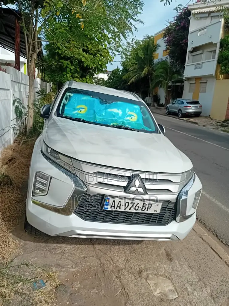 Mitsubishi Pajero 2021 Blanc