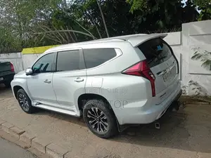 Mitsubishi Pajero 2021 Blanc