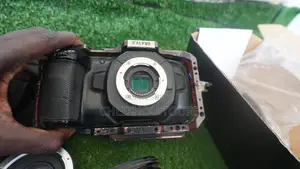 Black Magic Et Objectif 24 -105 Et D’Autre Accessoires