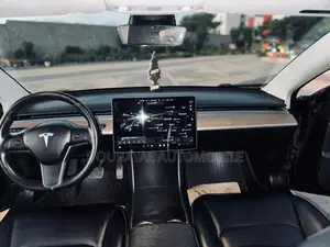 Tesla Model 3 2018
