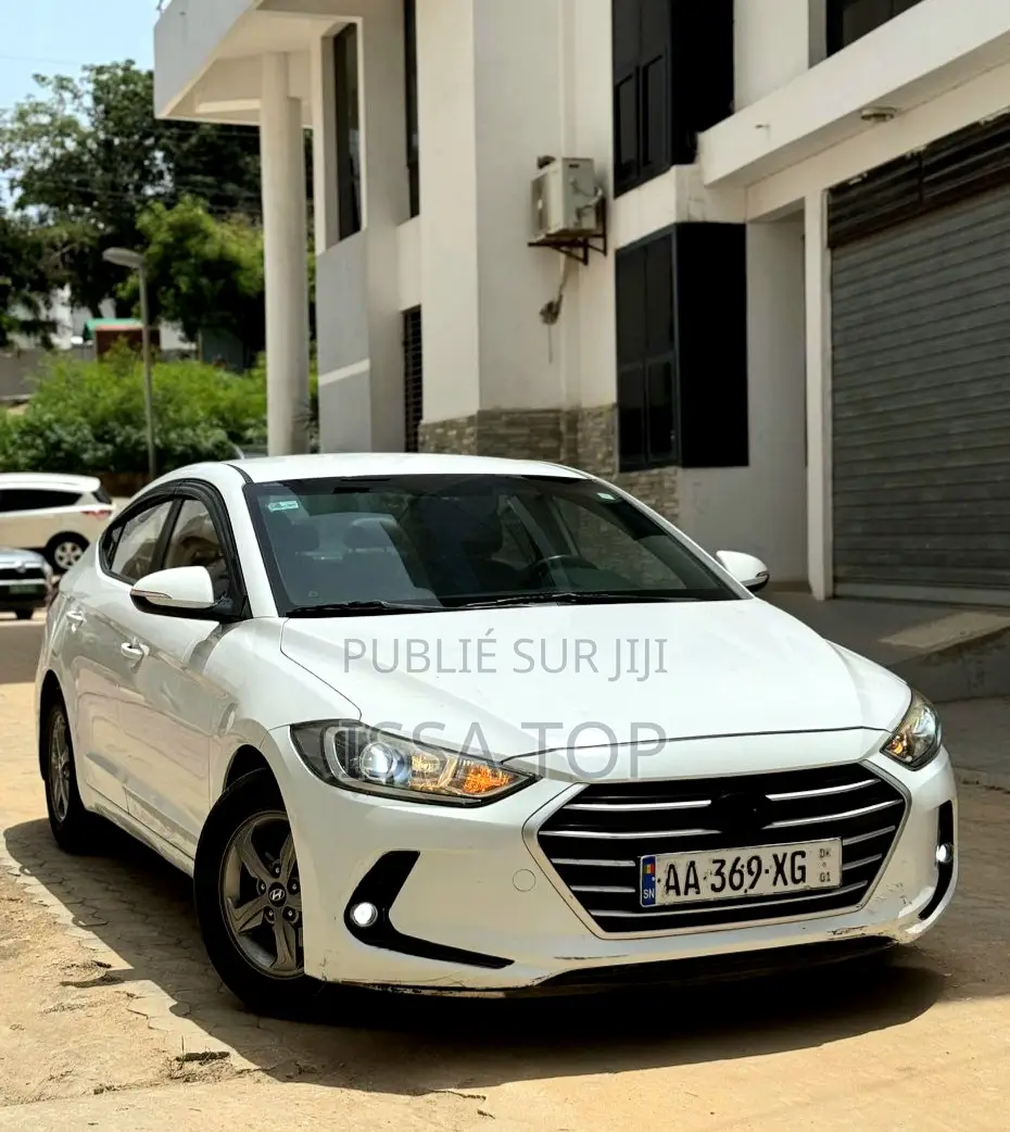 Hyundai Avante 2018 Blanc