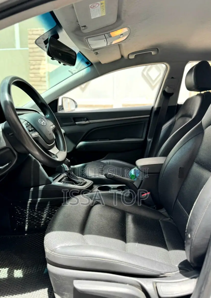 Hyundai Avante 2018 Blanc