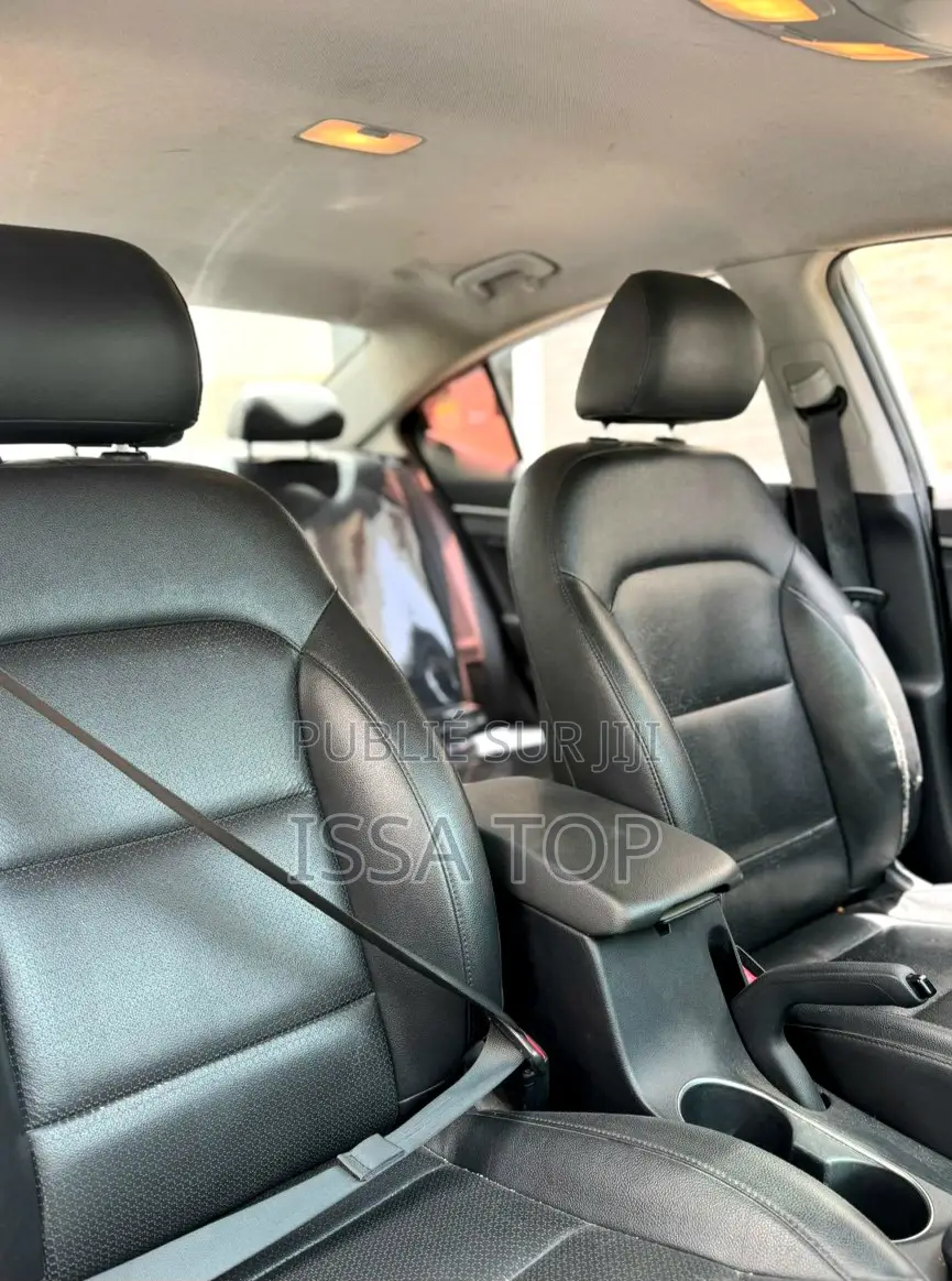 Hyundai Avante 2018 Blanc