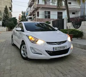 Photo - Hyundai Elantra 2015 Blanc