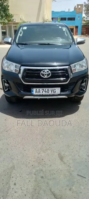 Photo - Toyota Hilux 2021