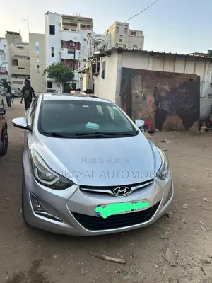 Photo - Hyundai Elantra 2016