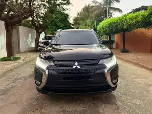 Photo - Mitsubishi Outlander GT AWC 2018 Black