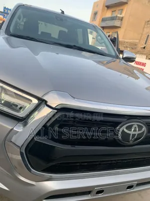 Toyota Hilux 2021 Gris