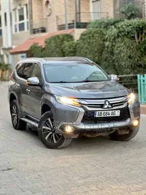 Mitsubishi Pajero 2020 Gris