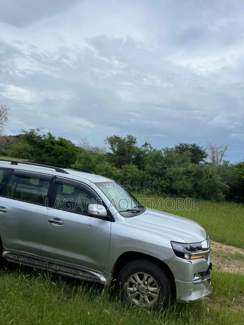 Toyota Land Cruiser 4.5 V8 VXR 2012 Gris