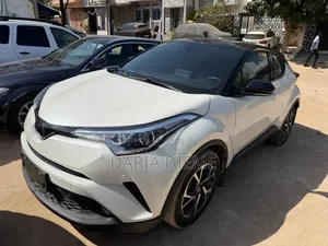 Photo - Toyota C-HR 2019 Blanc