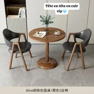 Photo - Tête À Tête Vip en Cuire