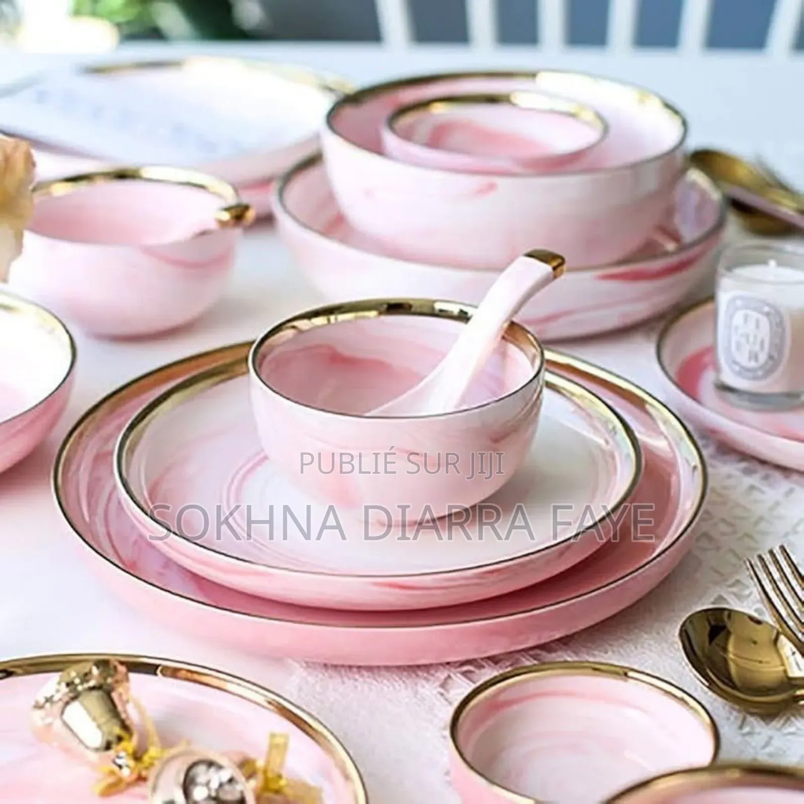 Ensemble 24 Pieces en Porcelaine