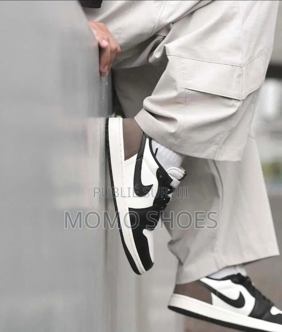 Chaussures Air Jordan 1 Low X Travis Scott