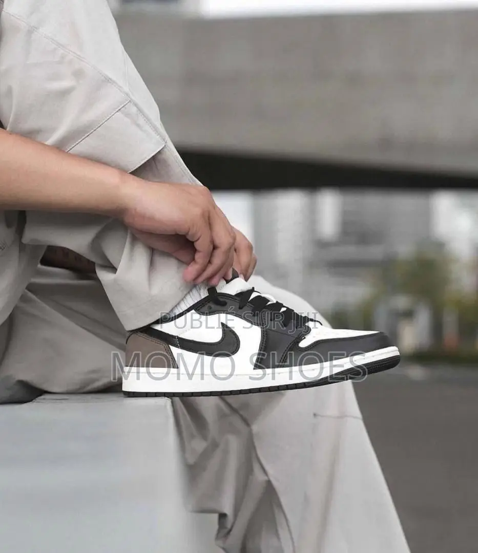 Chaussures Air Jordan 1 Low X Travis Scott