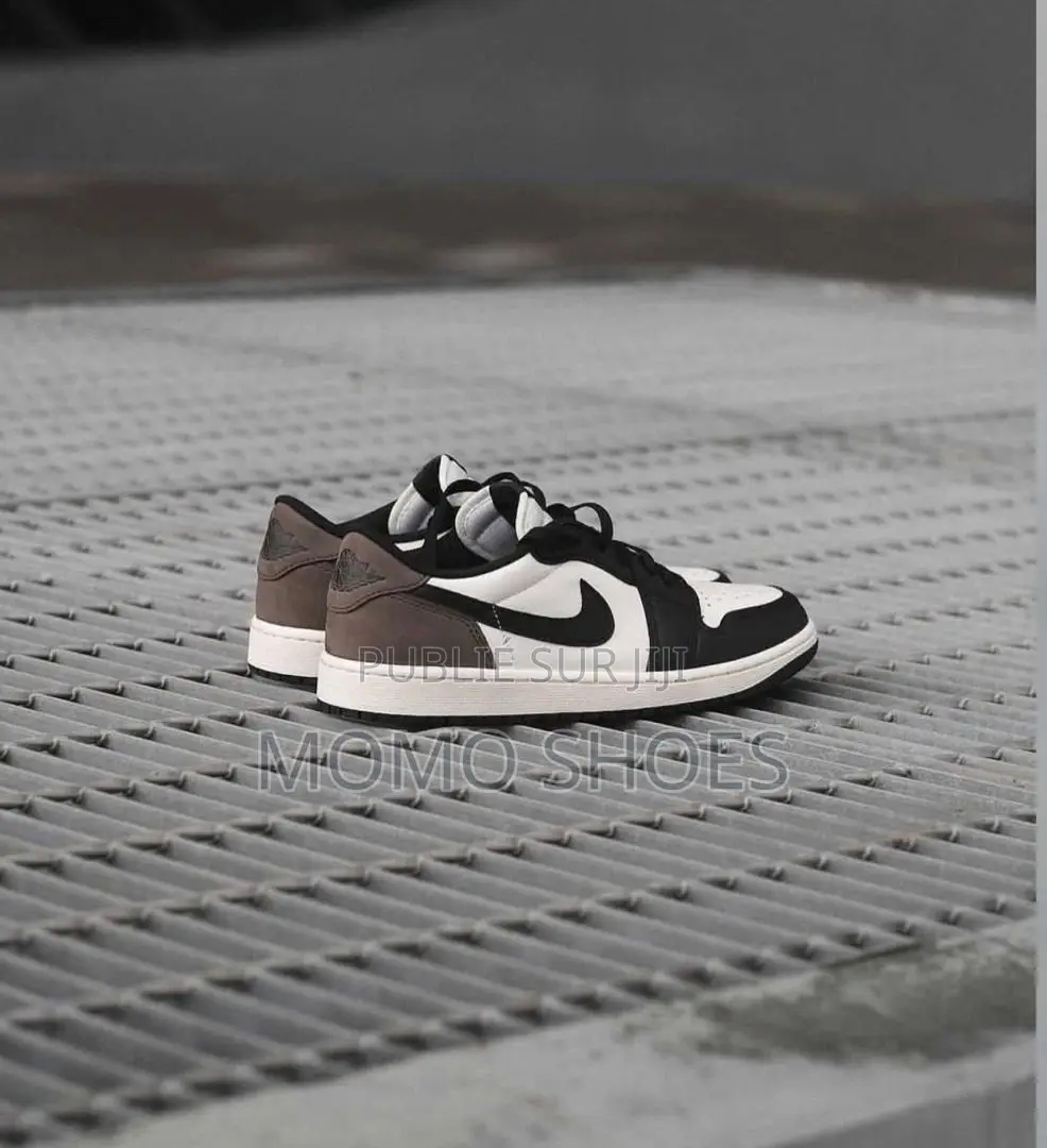 Chaussures Air Jordan 1 Low X Travis Scott