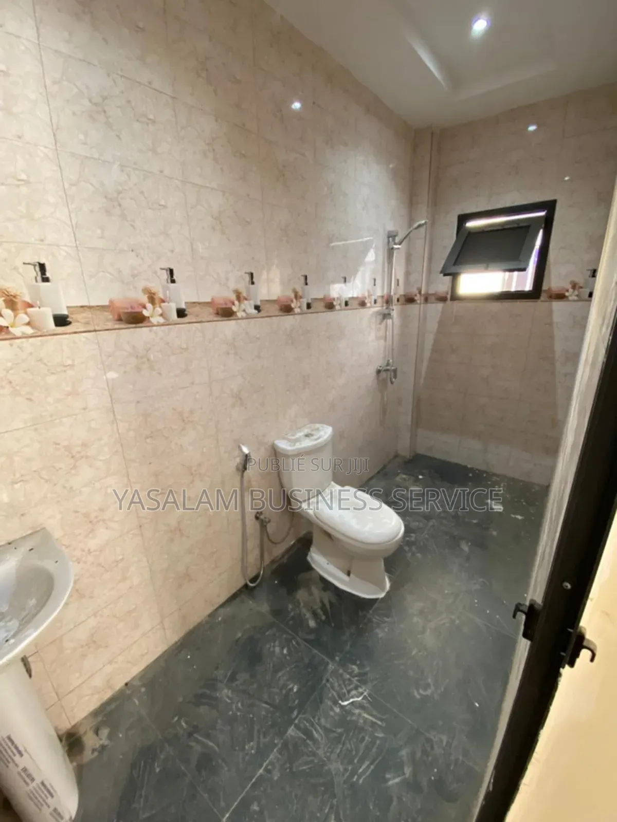3chbre Appartement dans Yasalam Business, Parcelles Assainies à Louer