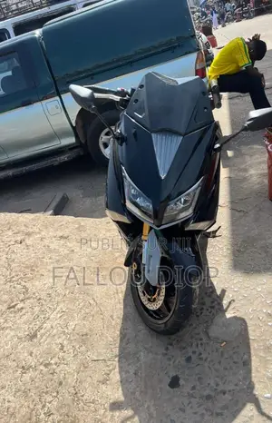 Photo - Yamaha 2016 Black