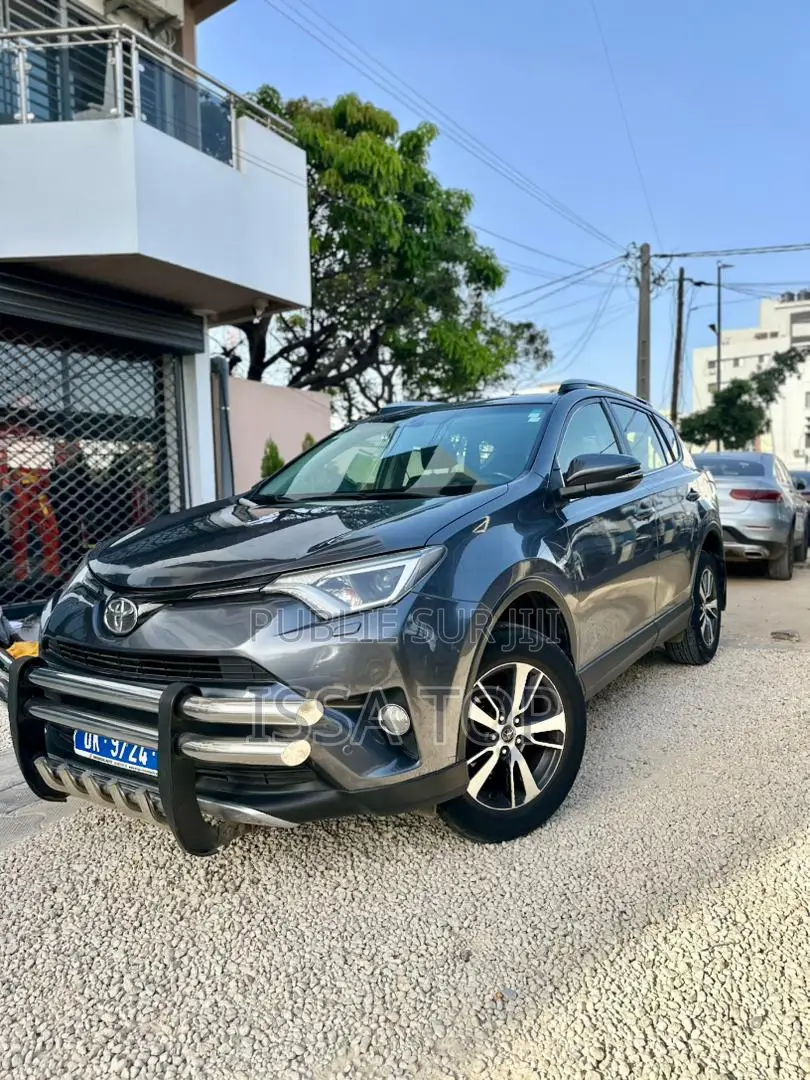 Toyota RAV4 2018 Blue