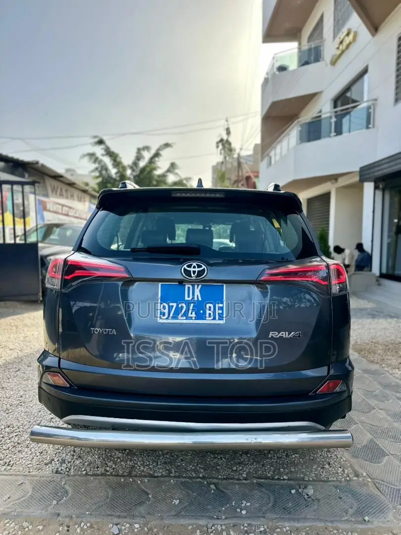 Toyota RAV4 2018 Blue