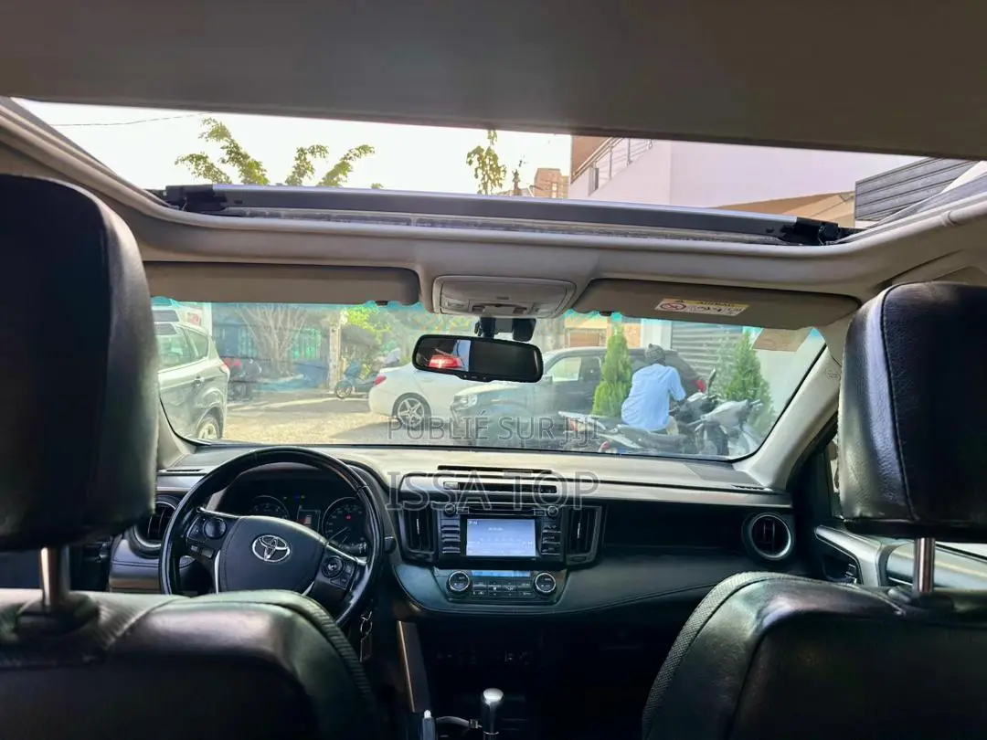 Toyota RAV4 2018 Blue