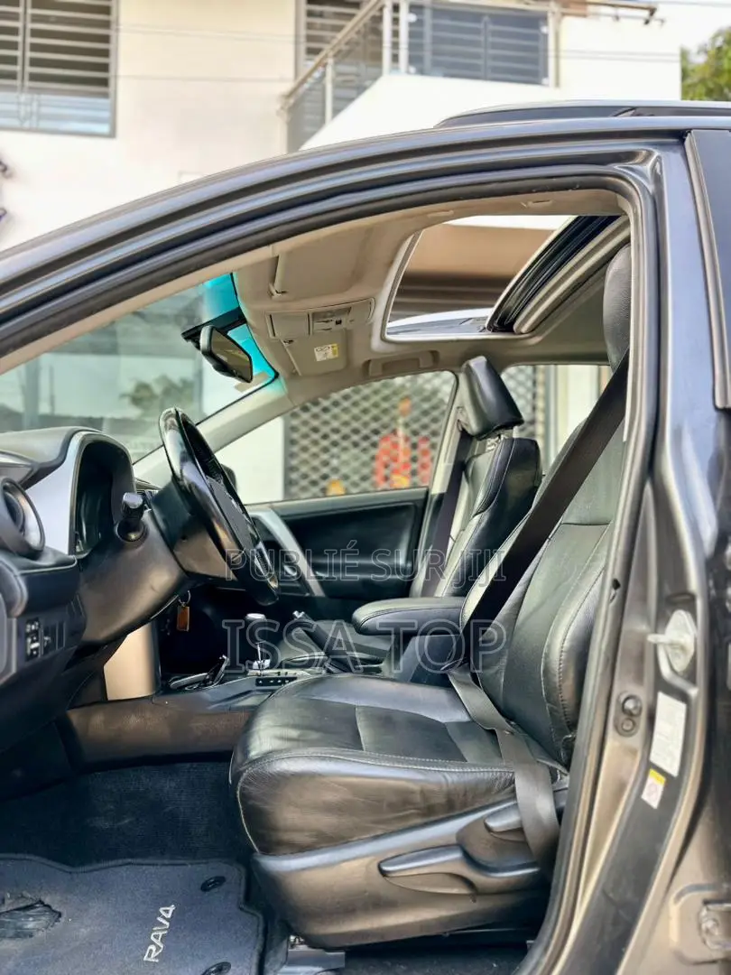 Toyota RAV4 2018 Blue