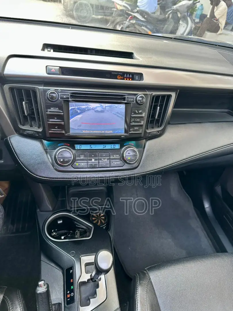 Toyota RAV4 2018 Blue