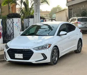 Hyundai Elantra Limited Sedan FWD (2.0L 4cyl 6A) 2017 Blanc