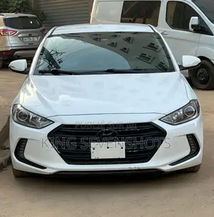 Hyundai Elantra Limited Sedan FWD (2.0L 4cyl 6A) 2017 Blanc