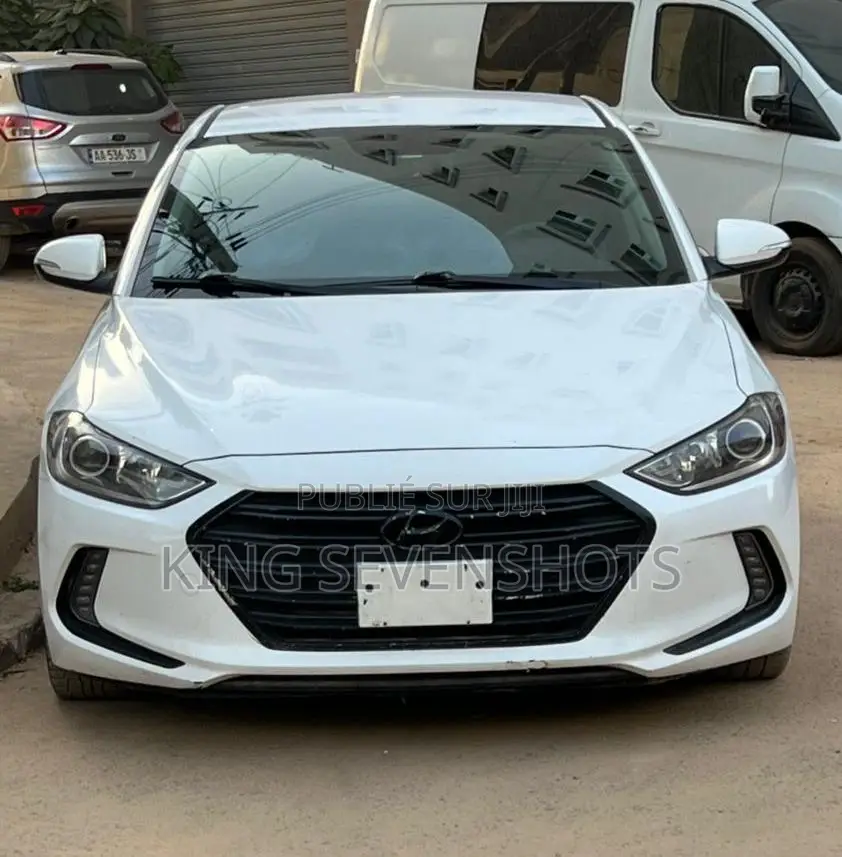 Hyundai Elantra Limited Sedan FWD (2.0L 4cyl 6A) 2017 Blanc