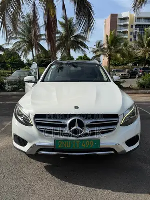 Photo - Mercedes-Benz GLC-Class 2018 Blanc cassé