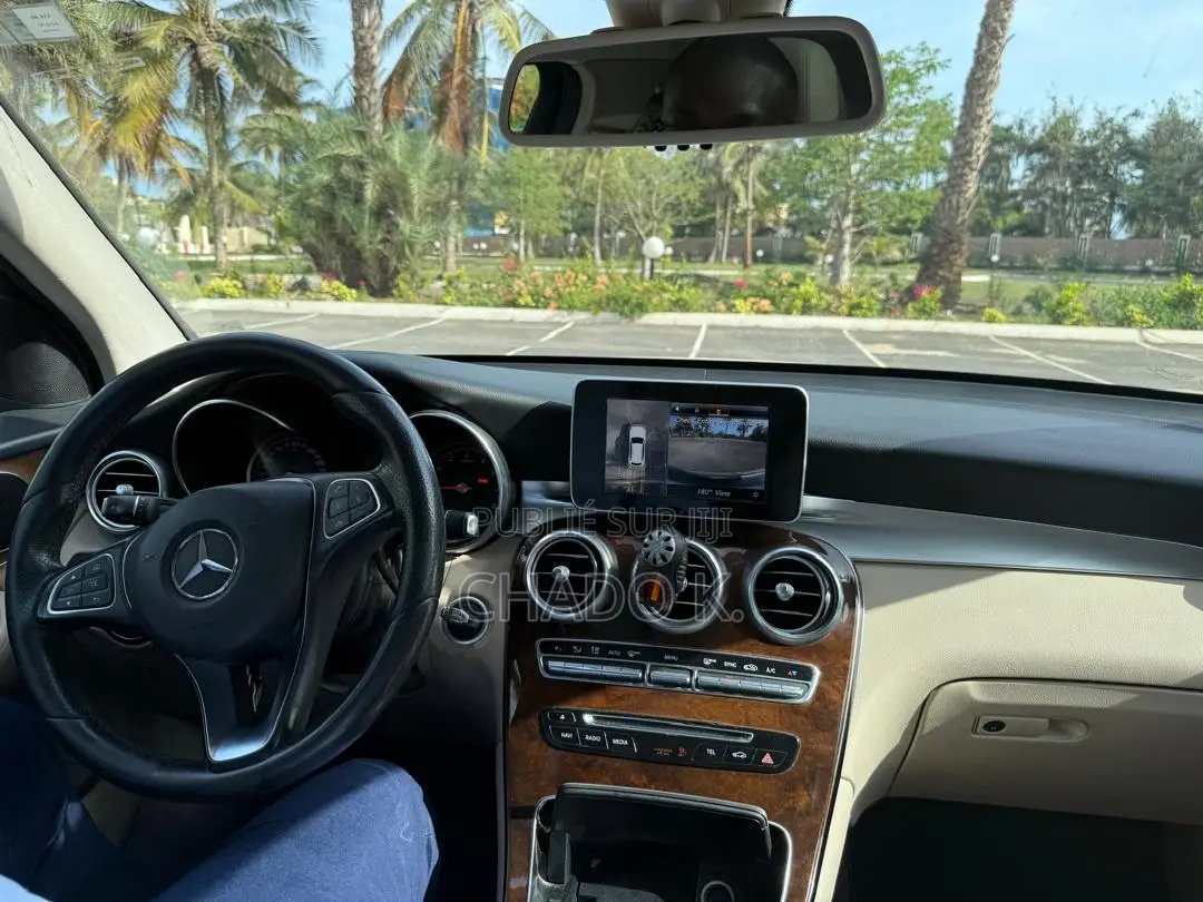 Mercedes-Benz GLC-Class 2018 Blanc cassé