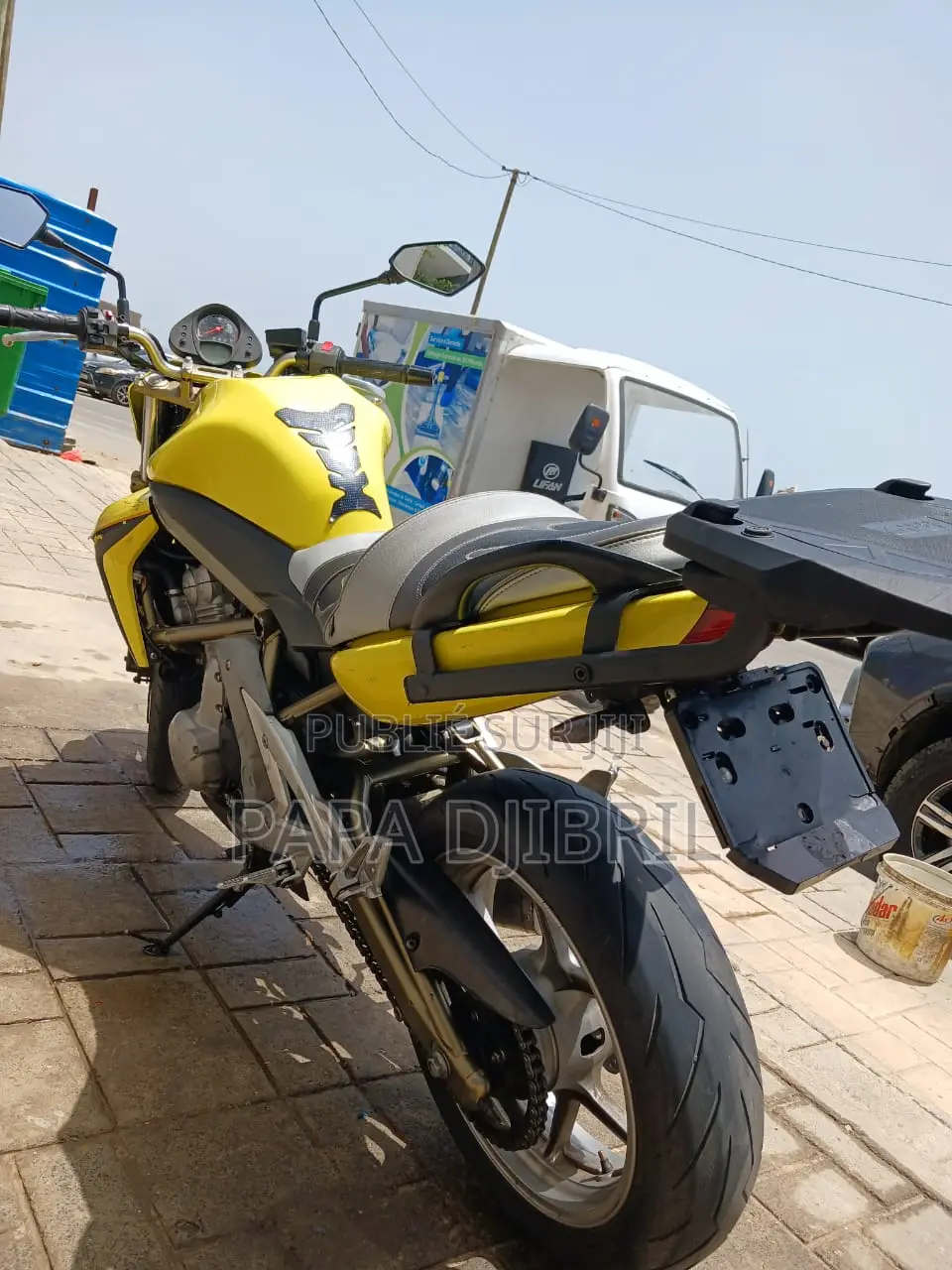 New Kawasaki 2012 Jaune