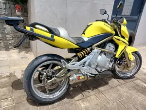 New Kawasaki 2012 Jaune