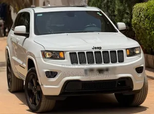 Jeep Grand Cherokee Laredo 4dr SUV 4WD (3.6L 6cyl 8A) 2015 Blanc