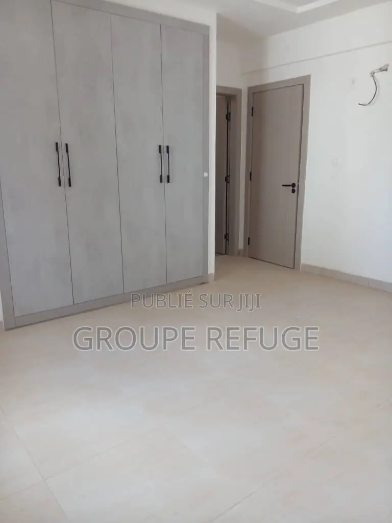3chbre Appartement dans Groupe Refuge, Mermoz Sacré-Cœur à Louer