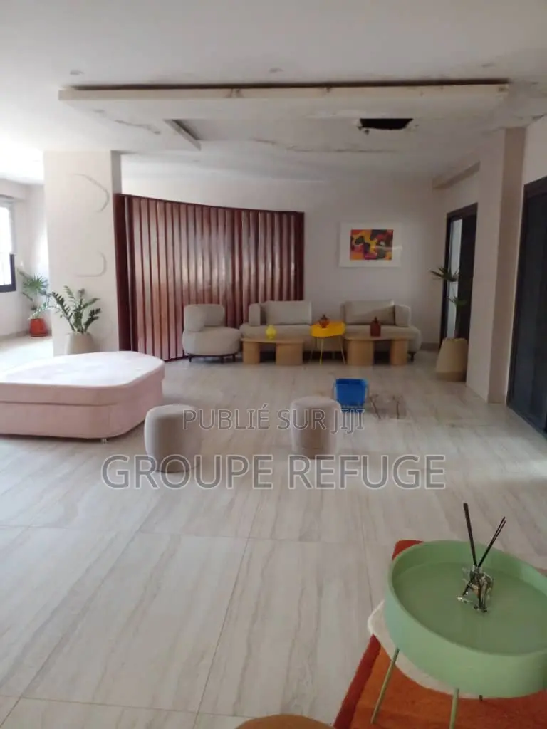 3chbre Appartement dans Groupe Refuge, Mermoz Sacré-Cœur à Louer