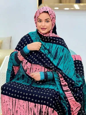 Photo - Meulfeu 5 M Plus Crop Top en Coton